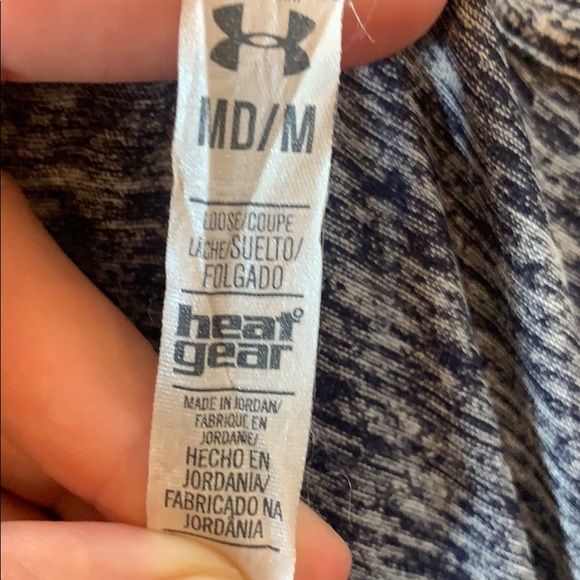 Under armor moisture wicking T - Picture 5 of 5